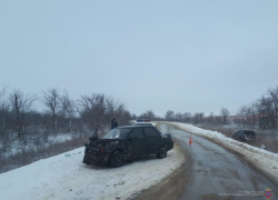 Лихач на "ВАЗе", врезавшийся на "встречке" в "Тойоту Лэнд Крузер", пока неизвестен