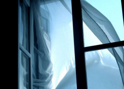 Маленький ребенок разбился, выпав из окна, - "Блокнот Волжского"