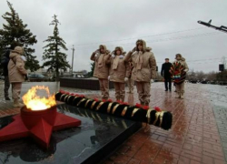 Администрация Камышина зовет горожан принять участие в возложении цветов на Братских захоронениях воинов завтра, 3 декабря