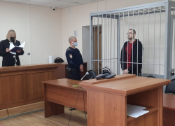 Из-за безденежья житель Фролово хотел зарезать кухонным ножом сотрудницу центра микрозаймов 