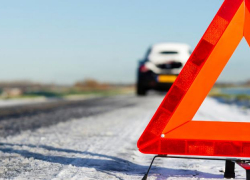 Две иномарки «сошлись» в лобовом столкновении на федеральной трассе под Камышином