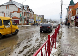 В Камышине в доме на улице Пролетарской разъяренный мужчина схватил нож и нанес им смертельный удар по животу супруги