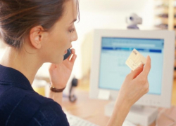 Жительница Камышина купила телефон, но ей в руки он так и не попал