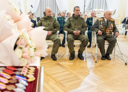 Медалью ордена Святого благоверного князя Александра Невского наградили председателя Камышинского совета ветеранов Юрия Ефременко