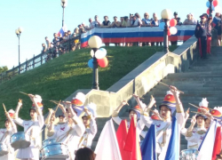 Депутат Госдумы от Волгоградской области призвал повесить флаг России на каждом здании  больших и малых городов