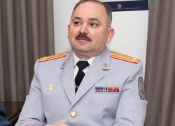 В российских СМИ обсуждают "почин" главы севастопольской полиции, экс-начальника камышинской полиции Павла Гищенко о сборе с подчиненных 6 млн рублей на памятник сотрудникам МВД