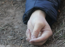 16-летнего студента в Камышине нашли мертвым в одной из многоэтажек города