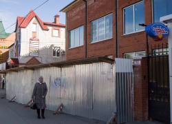 А может, забор пора уже убрать - Пролетарская и без того узкая? - камышанка