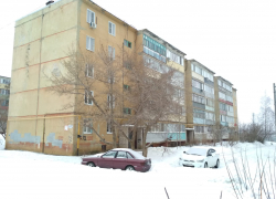 В "крановском" доме в 5-м микрорайоне энергетики устроили нам баню - это такая коммерция? - камышанка