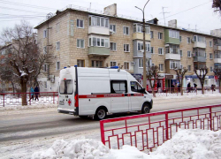 В Камышине ученицу школы №10 увезли на "скорой" после катания на "ватрушке"