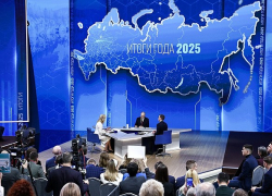 Владимира Путина спросили, нельзя ли продлить выплаты мамам на детей до достижения малышами трех лет