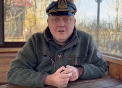 "Милые женщины, хочу, чтобы у каждой из вас был защитник!" - главред российского медиахолдинга "Блокнот" Олег Пахолков поздравил  журналисток и читательниц (ВИДЕО)