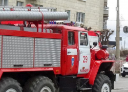 В Камышине пожарным пришлось тушить "костер" на балконе