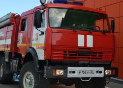 В первый день нового года вспыхнул пожар в пятиэтажке в самом центре Камышина - на улице Ленина