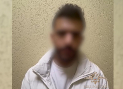 Волгоградских пенсионеров пугали тем, что они "попались" на финансировании ВСУ, у них выманивали деньги, за которыми мчался иностранный курьер (ВИДЕО)