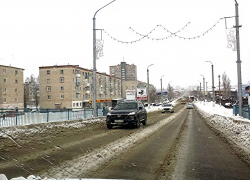 Поднимите тему ремонта Бородинского моста, он как после бомбежки! - камышанин