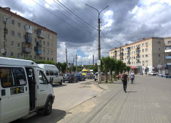 Почему в Камышине службы благоустройства не пошевелились после дождя, чтобы убрать проезжую часть от песка? - камышанин