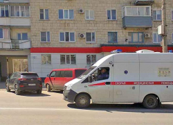 В Камышине "хрупкая девушка" ударом ножа чуть не отправила на тот свет крепкого мужчину-отчима