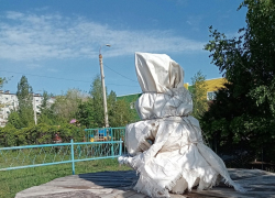 Камышане предлагают распаковать, наконец, уродливый "фонтан-мумию" на Каштановой аллее
