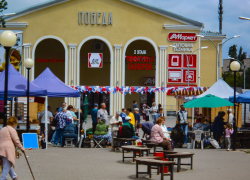 В Камышине в выходные стихийный рынок почти "въехал" в "Победу"