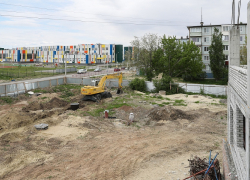 В Камышине Андрей Бочаров раскритиковал подрядчика нового детсада и  принял решение расторгнуть с ним договор