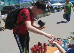 Администрация Камышина призвала горожан не покупать овощи и фрукты "с земли" и предупредила "стихийных" торговцев о штрафах