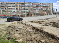 В Камышине бонусом для горожан к обновлению тротуара на 3-м городке станет ремонт "отвилки" к пешеходному переходу