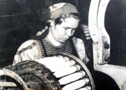 В Камышине телестудия "Акценты" "крутит" старые кадры, но ведь молодежи из них ничего нельзя понять! - камышанка