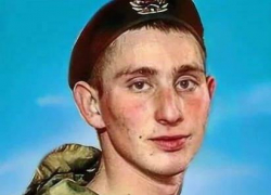 В городе Петров Вал в Камышинском районе сегодня, 21 октября, похоронили погибшего в спецоперации Алексея Калианиди