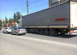 Это нормально, что фуры в Камышине "шуруют" по дорогам, ремонтировать которые у властей нет денег? - камышанка