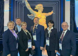 По какому случаю глава Камышина Станислав Зинченко отправился в командировку в Москву