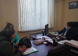 Ворвавшиеся в Роспотребнадзор активистки потребовали QR-код и паспорт у Ольги Зубаревой, - "Блокнот Волгограда" (ВИДЕО)
