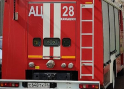 В селах Камышинского района сгорели дом и баня под утро 1 апреля