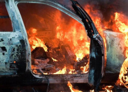 В Камышине на улице Нахимова сгорел автомобиль