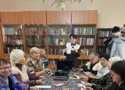 Как общались камышане в библиотеке Никольского собора в Крещение