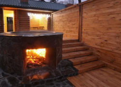 В Камышине на улице Мулина вспыхнула частная баня