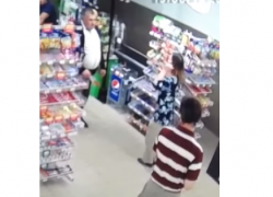 В МАНе посетительница с двумя ножами набросилась на охранника и... разделась, - "Блокнот Волгограда"