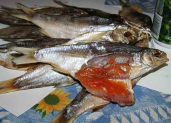 Четверо приятелей отправились на рыбалку в Астраханскую область, одного рыбака по дороге зарезали