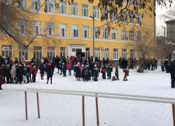 Новая массовая эвакуация в 17-ти школах, - "Блокнот Волгограда"