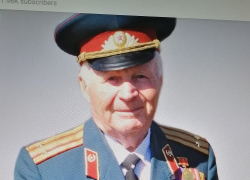 Глава Камышина Станислав Зинченко поздравил фронтовика в телеграм-канале, приезжал ли лично - не уточняется