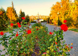 Лето в октябре не уходит из Камышина, но налетели бури