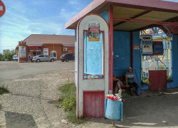 Почему в Камышине никто не следит за внешним видом остановок, и они такие заплеванные? - камышанка