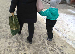 Неужели в Камышине нельзя почистить тротуары хотя бы на центральных улицах? - камышанка