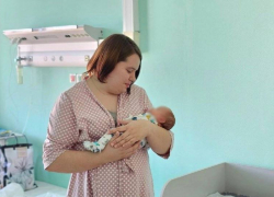 Настоящее чудо: волгоградские медики выходили и спасли 800-граммовую девочку
