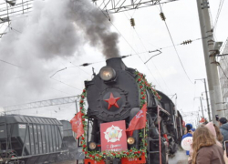 Сегодня, 10 мая,  в Петровом Вале Камышинского района сделал остановку ретропоезд «Воинский эшелон»