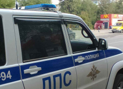 В Камышине полиция ищет беглеца, ударившего чужую машину и скрывшегося