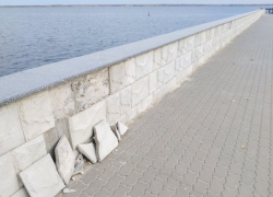 Камышане предлагают установить камеры на обновленной набережной, которая страдает от вандалов