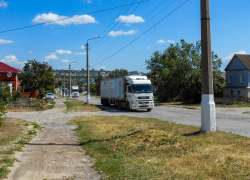 В Камышине с Пролетарской фуры "выгнали", так они теперь по Гагарина "шуруют" так, что дома дрожат? - камышанка