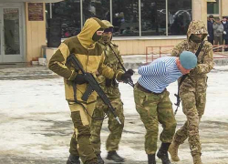 Военнослужащего-контрактника из Камышинского десантного соединения осудили к гауптвахте за пьянку в командировке