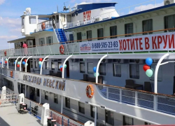 Теплоходы поплыли мимо Камышина: Волгоград первым в стране открыл круизный сезон